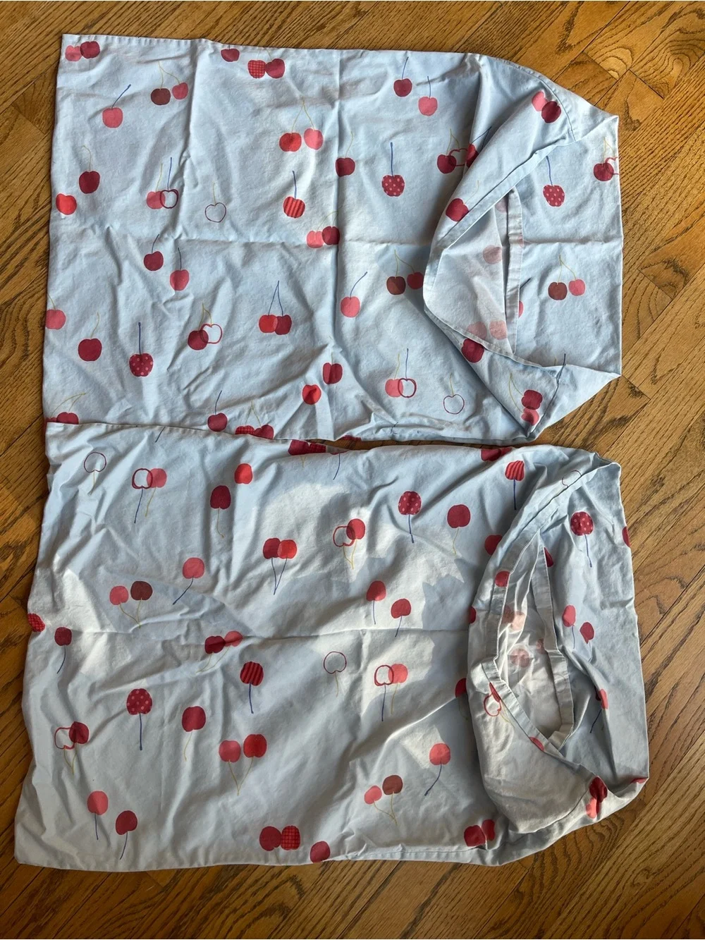 Brooklinen Luxe Sateen Cherries Jubilee Pillowcases 2020 Limited Edition HTF